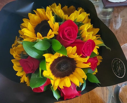 6 red roses and 10 sunflowers bouquet